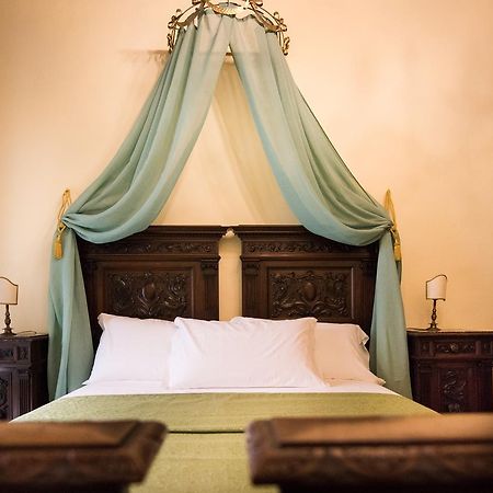 All'Ombra Della Torre Only Rooms Сиена Экстерьер фото