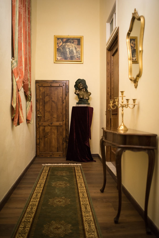 All'Ombra Della Torre Only Rooms Сиена Экстерьер фото