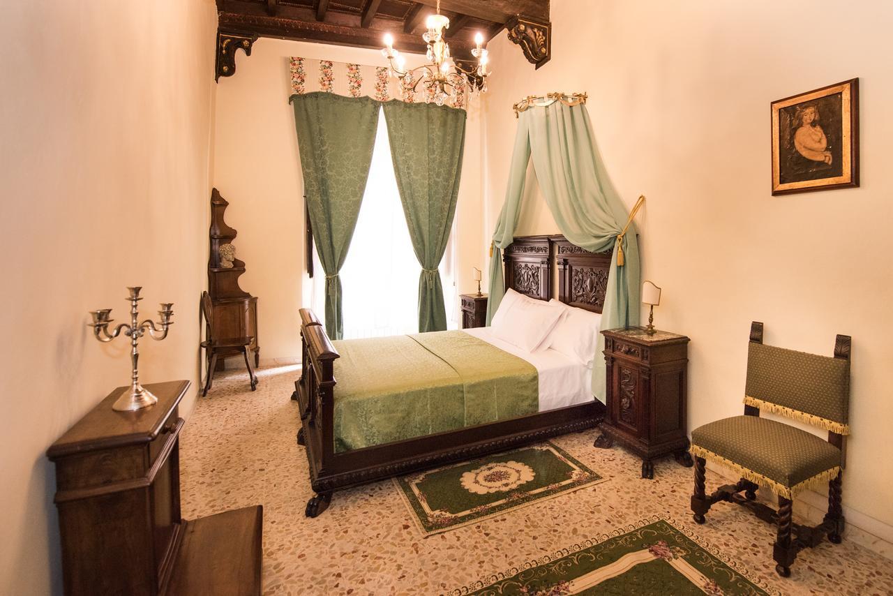 All'Ombra Della Torre Only Rooms Сиена Экстерьер фото