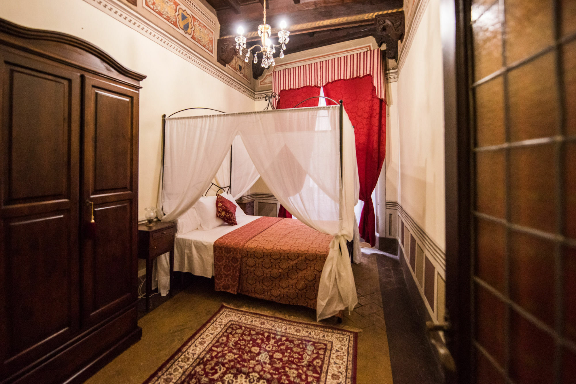 All'Ombra Della Torre Only Rooms Сиена Экстерьер фото